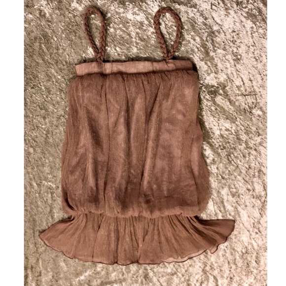 ⚜️5/$30⚜️ Posh n Paris! Gold top from Paris - Picture 1 of 4